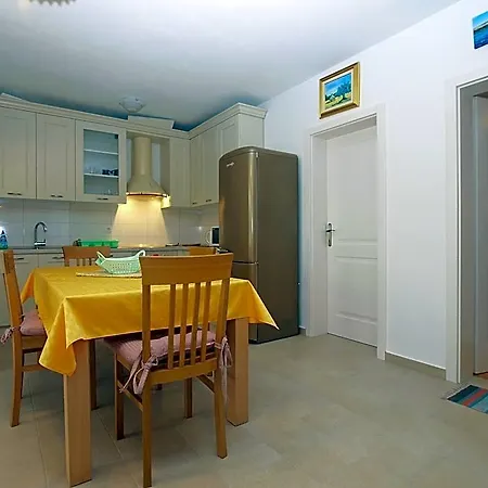 1707 Hotel Banjole